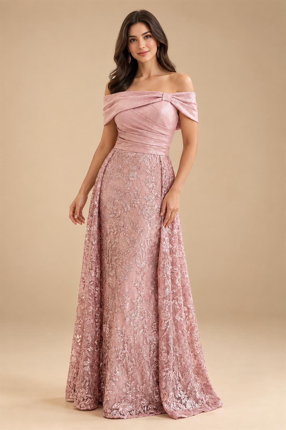 Pantsuit Scoop Neck Satin Maxi Mother of the Bride Pantsuits with Fluffy Feather Trim Cuffs (SHI22501692)
