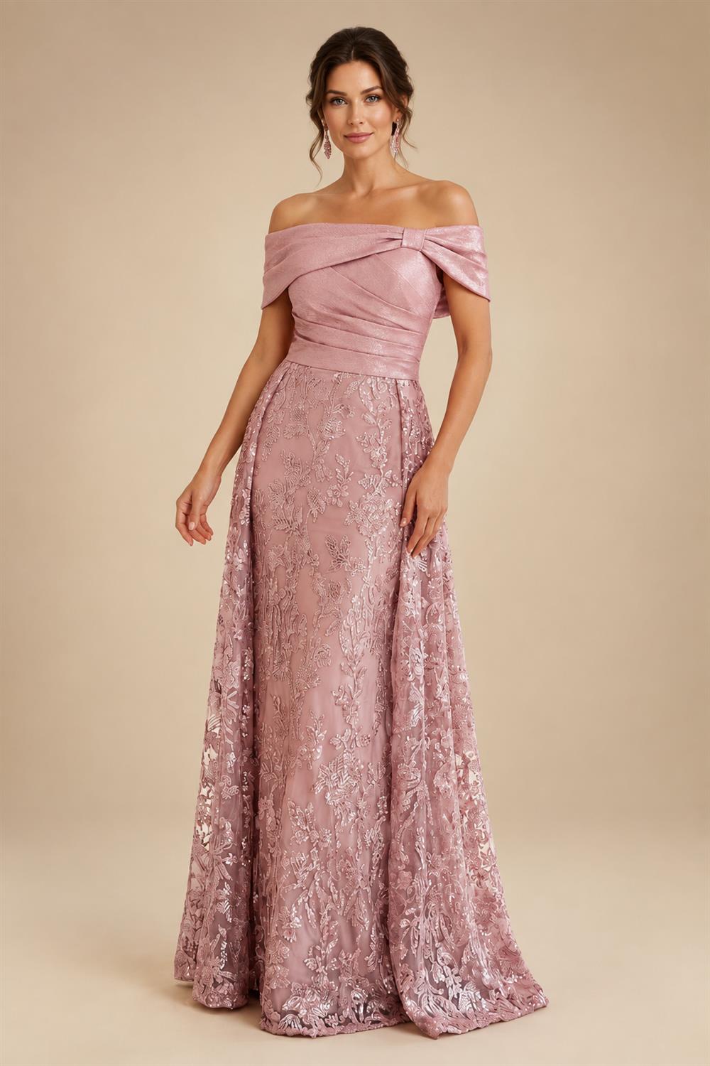 Pantsuit Scoop Neck Satin Maxi Mother of the Bride Pantsuits with Fluffy Feather Trim Cuffs (SHI22501692)