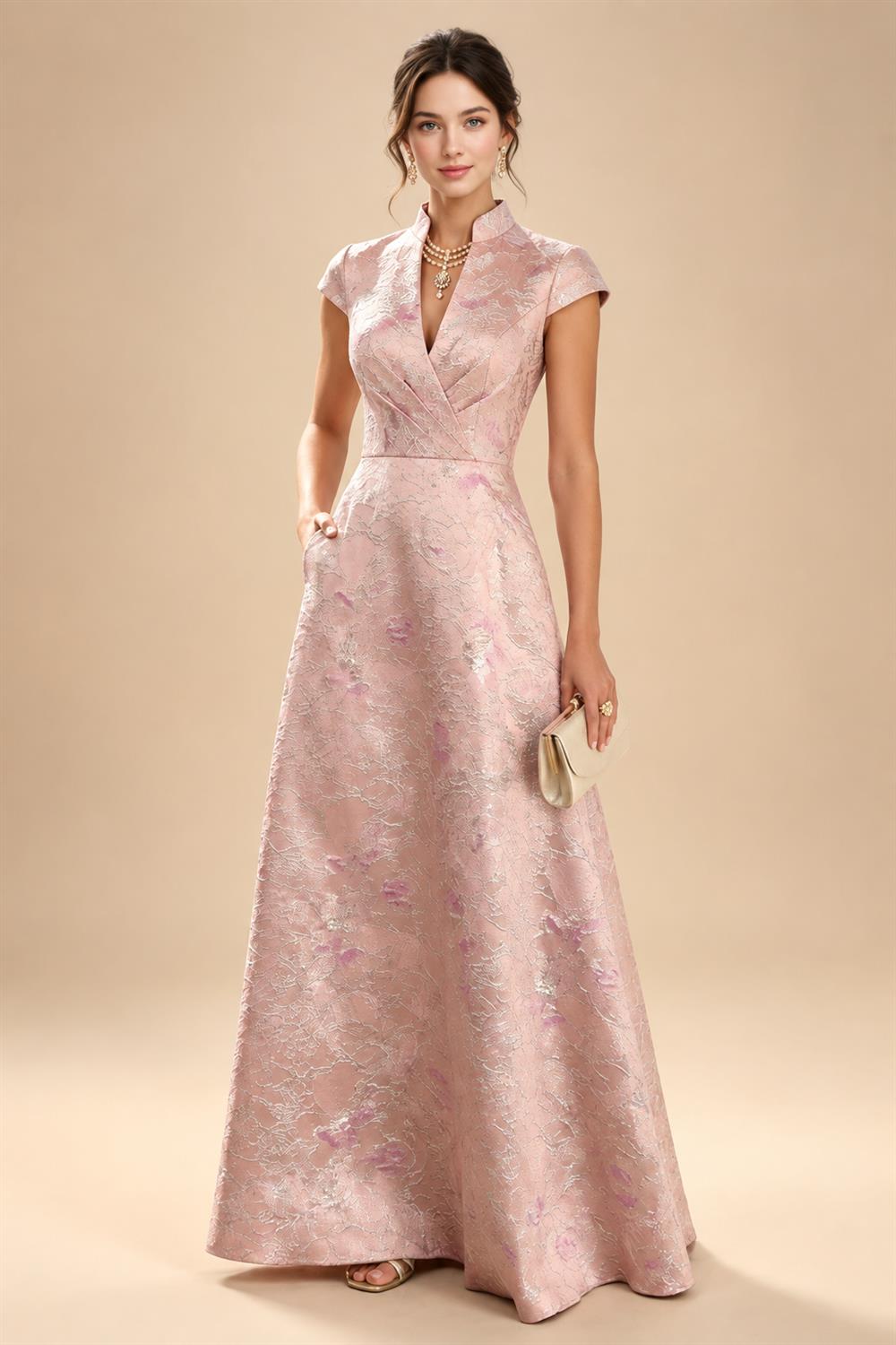 A-Line/Princess Scoop Neck Chiffon Floor-Length Mother of the Bride & Groom Dresses with Lace Appliques & Pleats (SHI22501611)