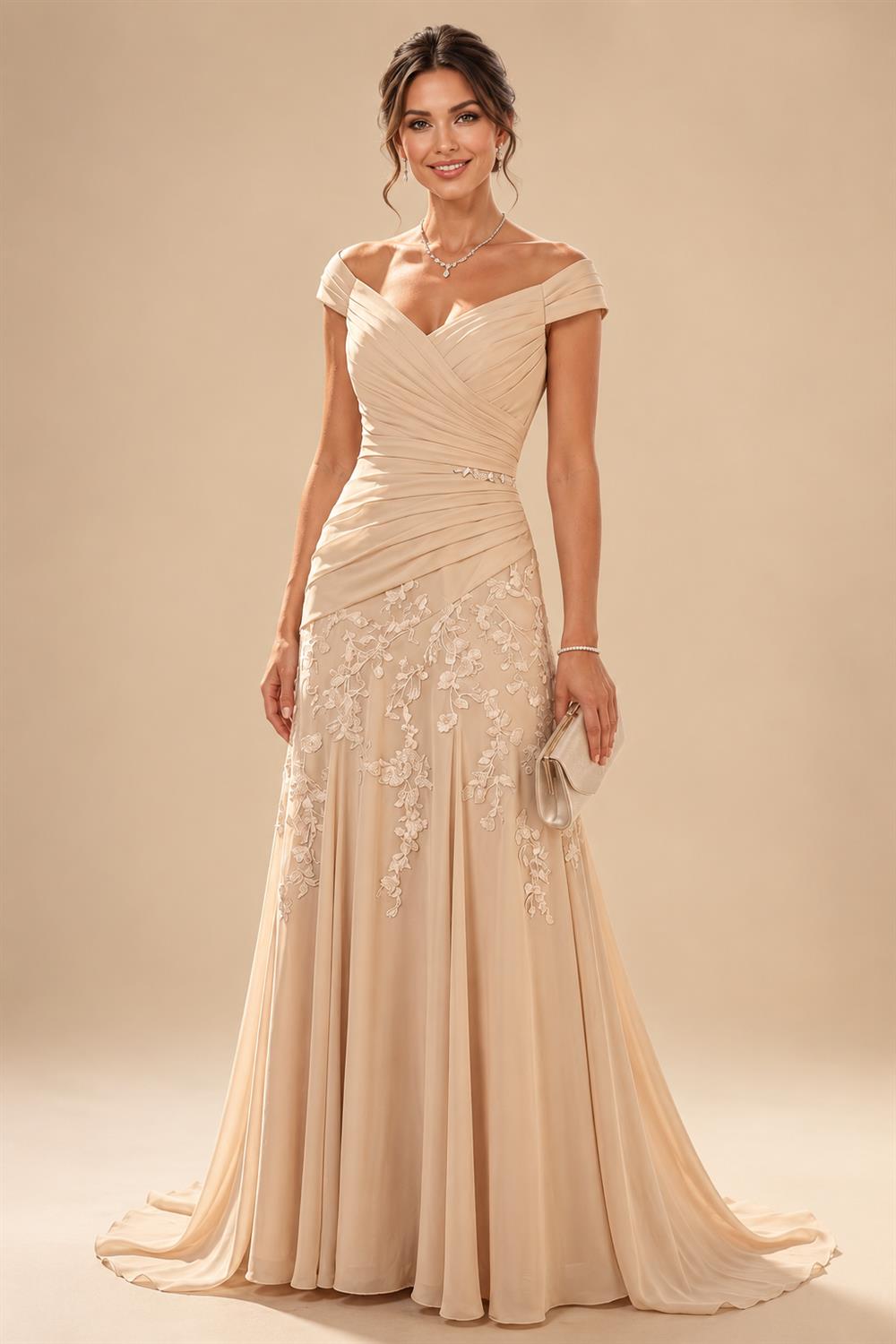 Pantsuit Scoop Neck Satin Maxi Mother of the Bride Pantsuits with Fluffy Feather Trim Cuffs (SHI22501692)