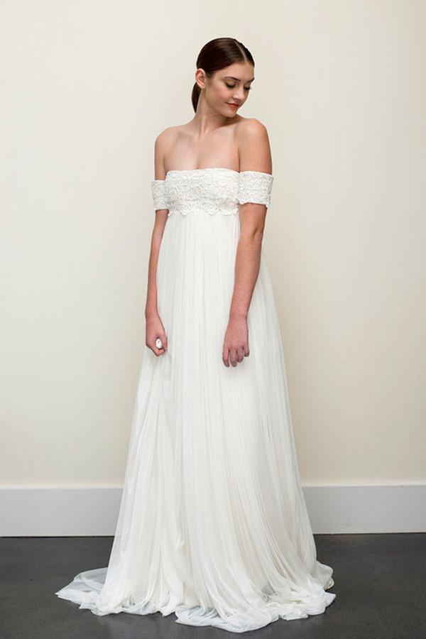 Vestido de noiva longo até ao chão, corte em A, ombros descobertos, costas nuas, em chiffon
