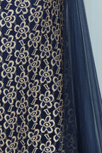 Vestidos de Baile Compridos Dourados com Renda, Sem Mangas, Estilo Sereia e Gola Redonda