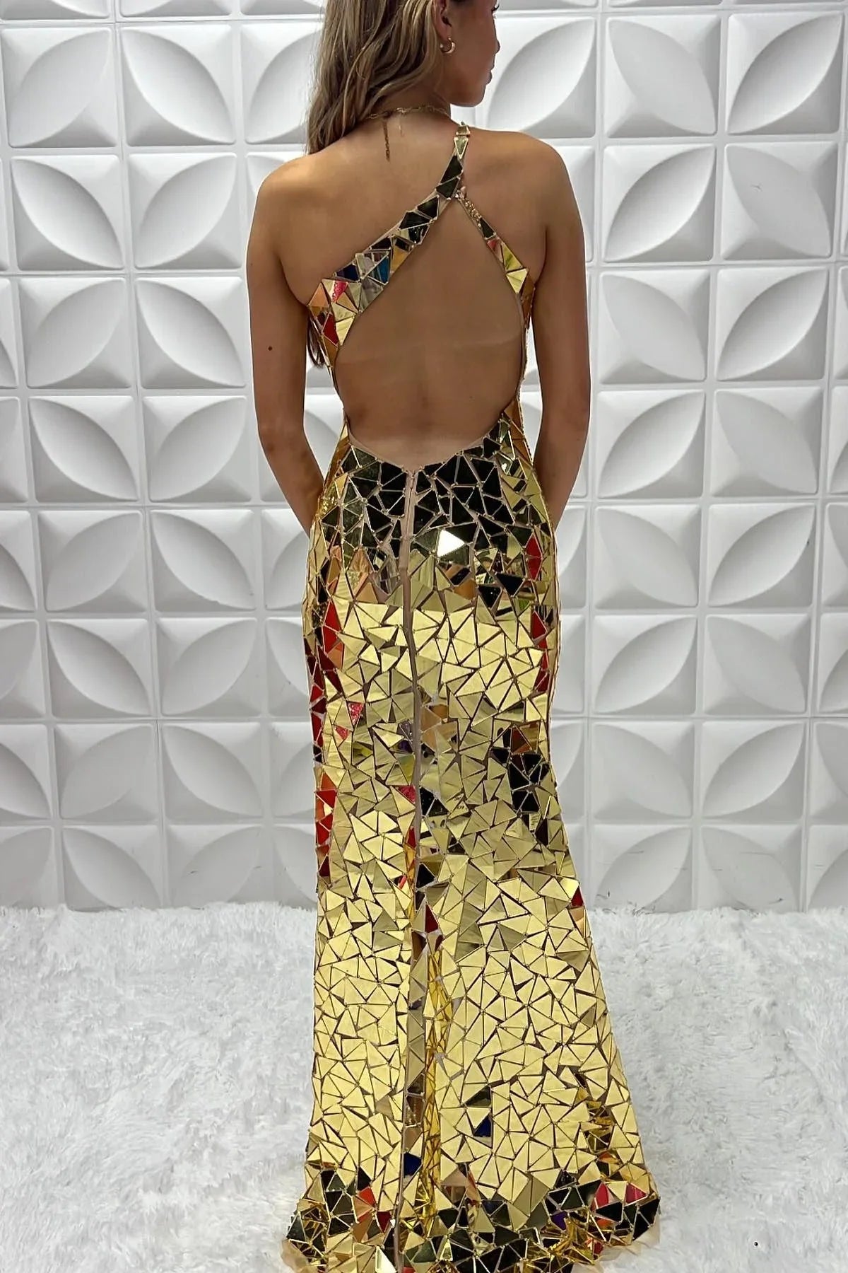 Flovencia | Vestido largo de fiesta con un solo hombro, espejo de cristal tallado en oro y borlas