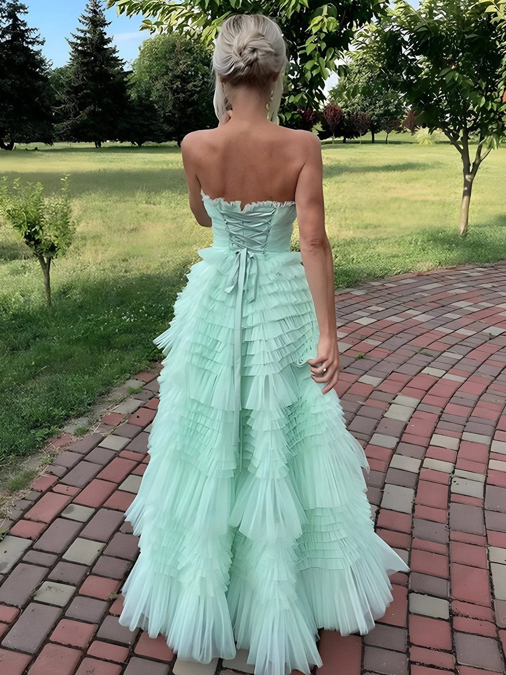 Flovencia| Robe de bal bustier vert menthe en tulle à volants superposés et ourlet asymétrique