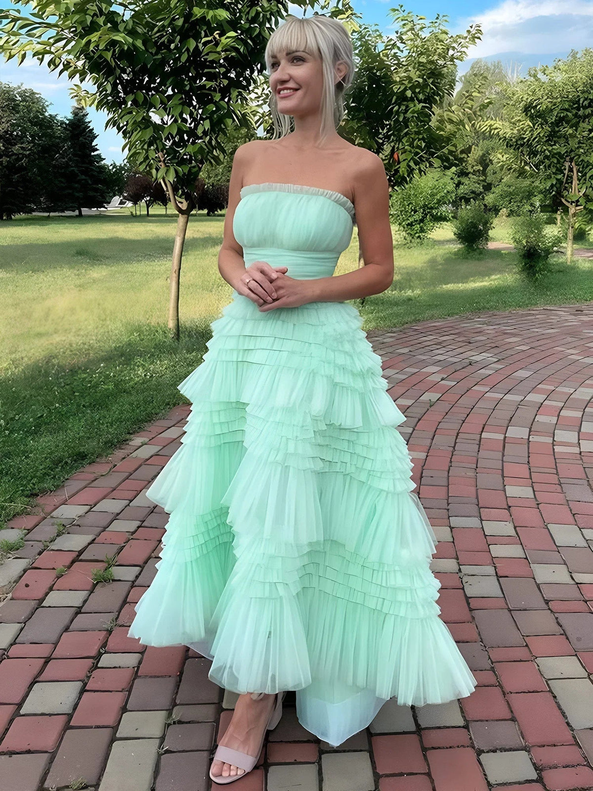 Flovencia| Robe de bal bustier vert menthe en tulle à volants superposés et ourlet asymétrique