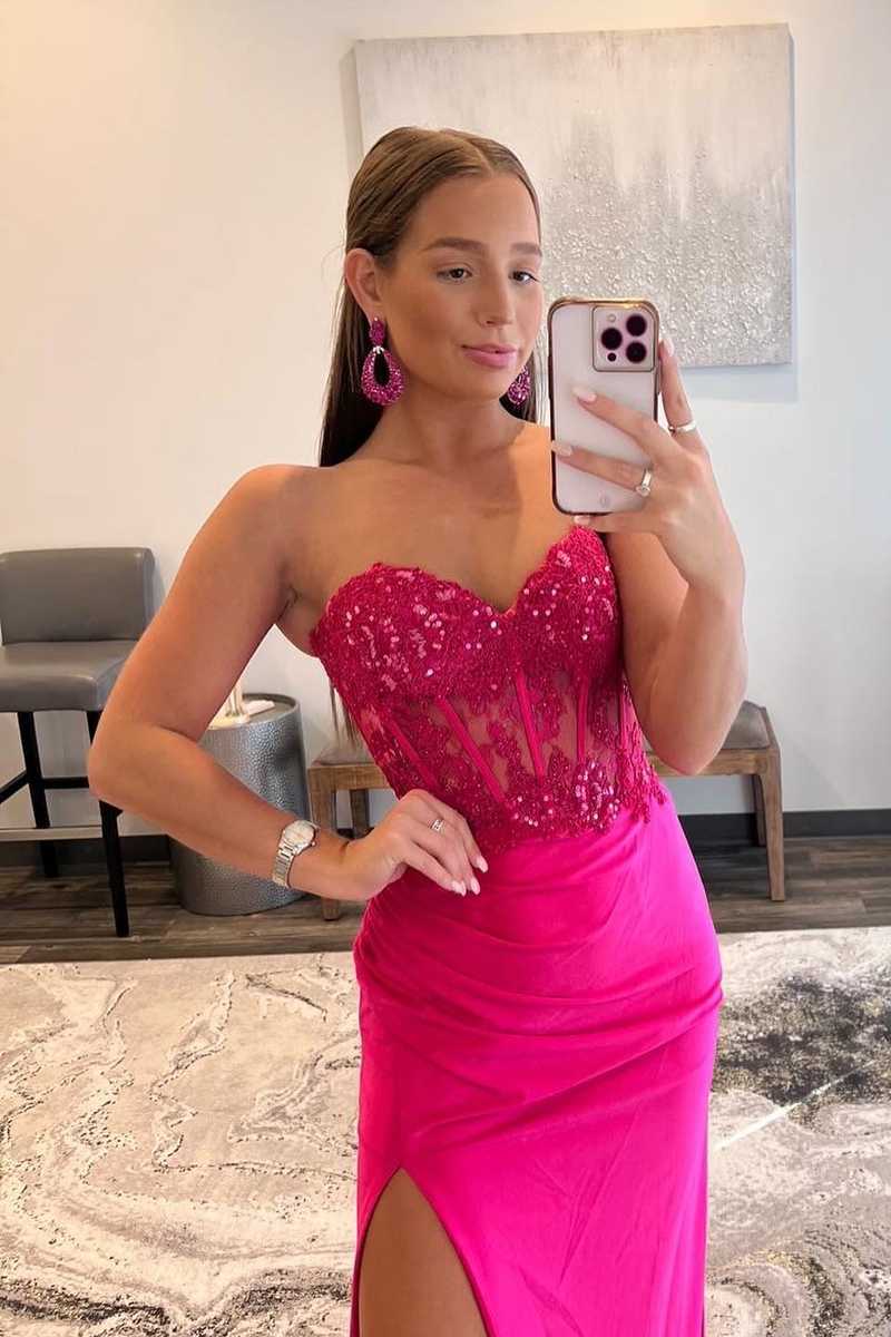 Abito lungo da ballo rosa acceso con corsetto a cuore e pizzo, spacco laterale