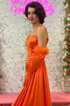 Vestido de Regresso a Casa com Alças Finas e Cauda Lateral