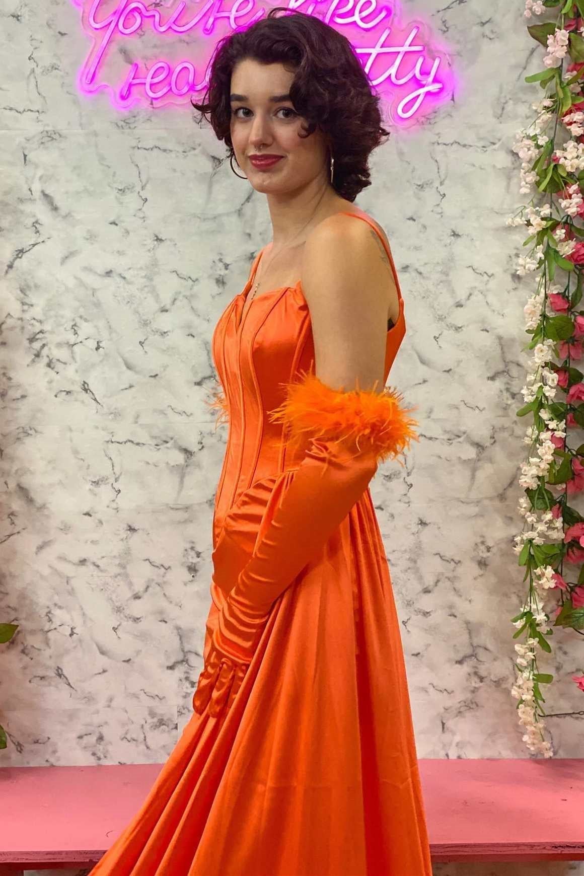 Vestido de Regresso a Casa com Alças Finas e Cauda Lateral
