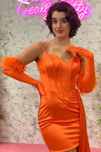 Vestido de Regresso a Casa com Alças Finas e Cauda Lateral