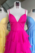 Vestido de cerimónia em chiffon com folhos, alças em decote em V e racha