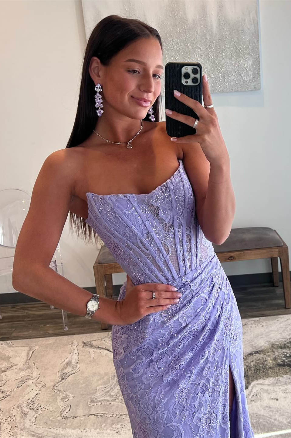 Vestido de Baile Sereia com Renda, Franzido, Sem Alças e Fenda, em Lavanda