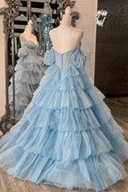 Vestido Preto em Linha A com Renda em Camadas e Fenda, Estilo Coração Sedutor