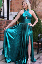 Vestido Plissado com Fenda e Buraco para Chave em Verde Esmeralda Metálico