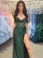 Genie | Robe longue de cérémonie sirène vert foncé avec corset transparent orné de perles