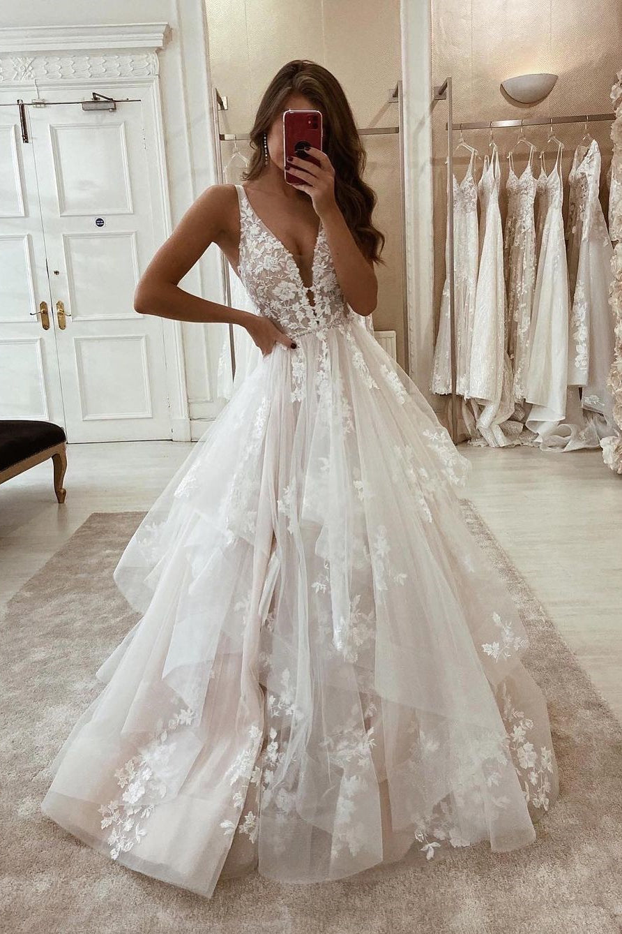Glamouröses A-Linien-Brautkleid mit V-Ausschnitt, Trägern und Applikationen und Spitze