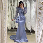 Abito da sera lungo color lavanda con perline, collo alto e maniche lunghe, stile sirena elegante