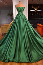 Robe de bal longue glamour en ligne A, une épaule, sans manches