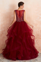 Robe de bal longue et élégante en tulle bordeaux à col en V