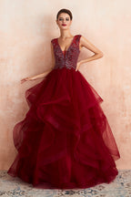 Robe de bal longue et élégante en tulle bordeaux à col en V
