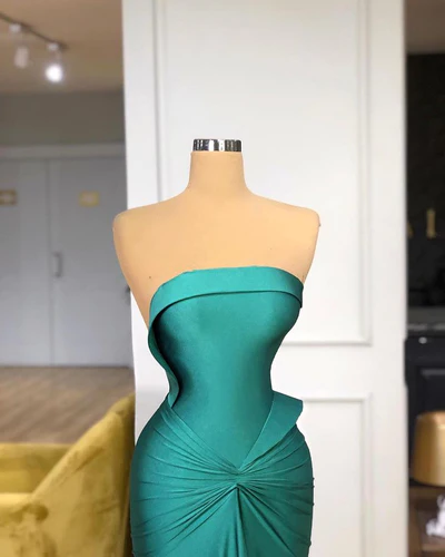 Glamorous Long Green Strapless Mermaid Prom Dress With Train