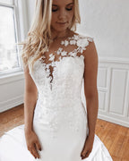 Abiti da sposa lunghi a sirena con applicazioni di pizzo sfarzose