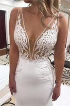 Abiti da sposa lunghi a sirena con spalline, applicazioni e pizzo a scollo a V, eleganti