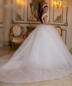 Vestido de Noiva Longo Princesa Glamouroso com Pérolas Bordadas e Tule, Ombros Descobertos
