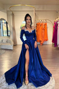 Abito da sera lungo a linea ad A blu reale scintillante con collo all'americana, maniche lunghe e strass, con spacco