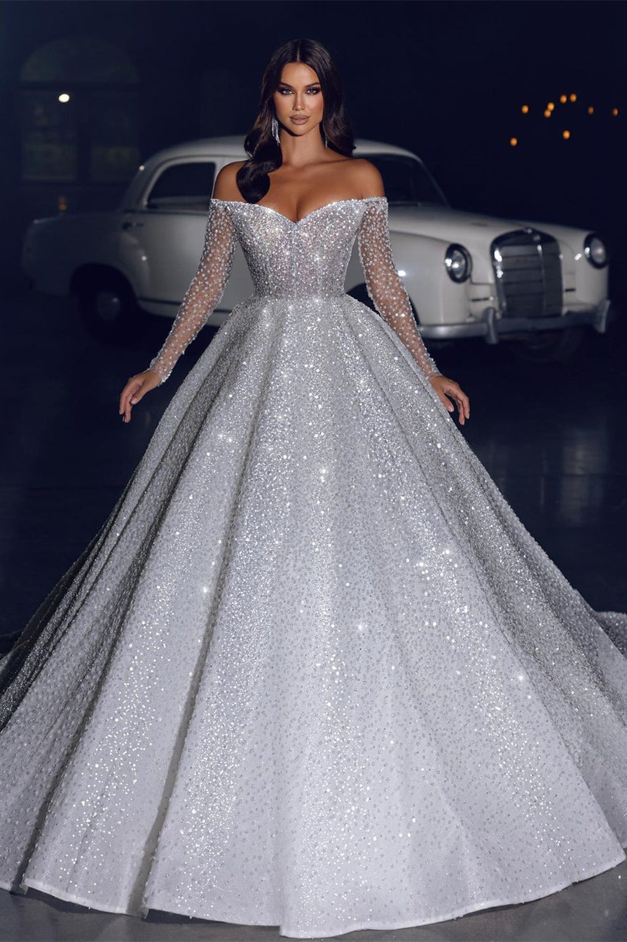 Vestido de Noiva Encantador com Decote Ombro a Ombro, Corte em A, Mangas Compridas em Renda e Cauda