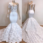 Robe de bal blanche longue à manche longue et à une épaule glamour