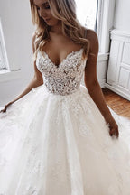 Vestidos de Noiva em Tule com Apliques de Renda e Alças Finas Estilo Linha A Glamourosos