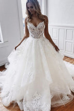 Vestidos de Noiva em Tule com Apliques de Renda e Alças Finas Estilo Linha A Glamourosos