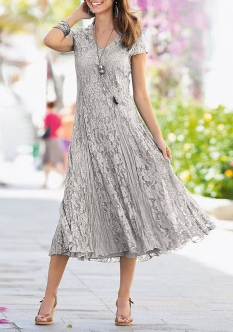 Vestido de Mãe com Decote em V, Mangas Curtas, Corte em A e Renda, Glamouroso