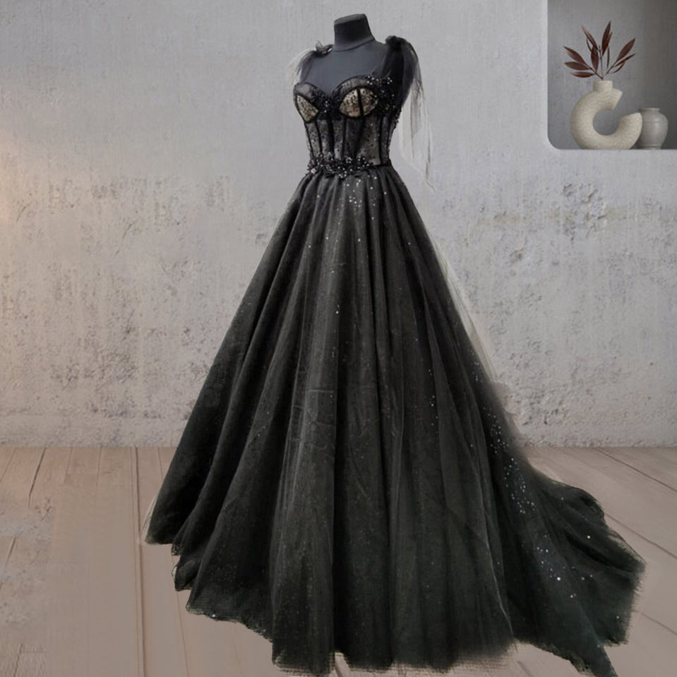 Abito da sposa nero con corpetto a cuore in tulle pizzo glitter e gonna ampia