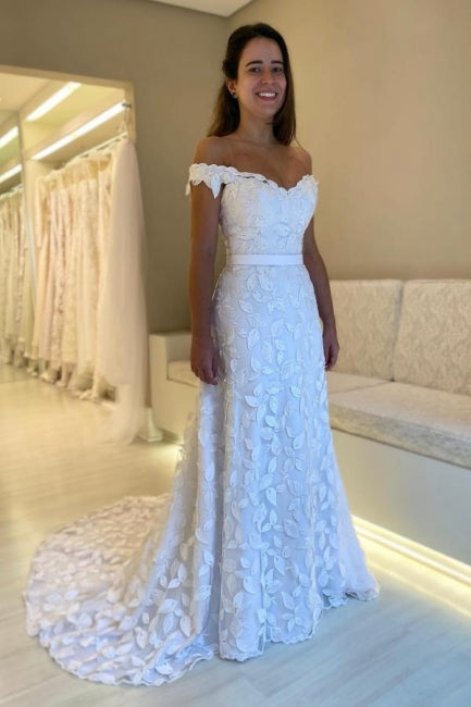 Splendidi abiti da sposa bianchi senza maniche con scollo a cuore, linea a trapezio, pizzo e applicazioni, schiena scoperta