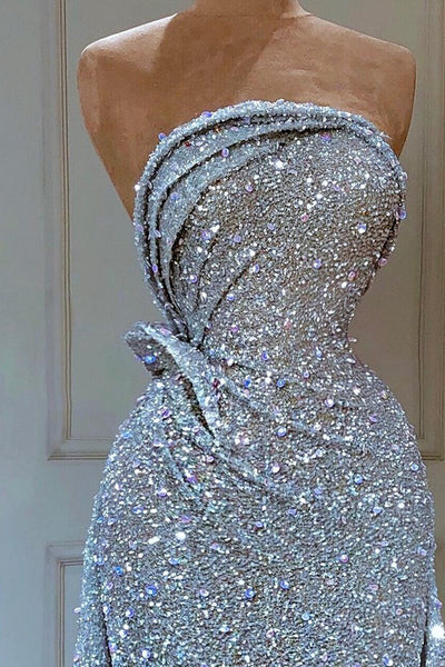 Splendido abito da sera senza maniche a linea ad A con paillettes e balze