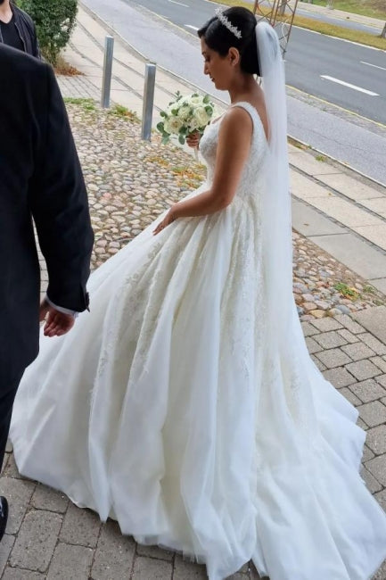 Magnifiques robes de mariée sans manches à ligne A avec dentelle
