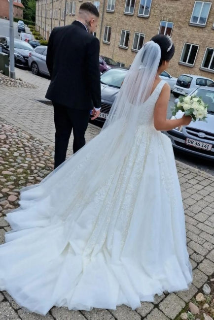 Magnifiques robes de mariée sans manches à ligne A avec dentelle
