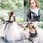 Magnifique robe de mariée noire en dentelle, coupe trapèze, col en V, manches longues