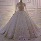 Magnifique robe de mariée blanche en ligne A, col en V, manches longues en dentelle ornée de paillettes