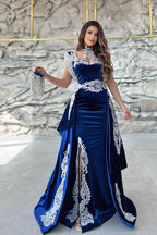 Superbes robes de bal bleu roi à colonne, sans manches, avec fente avant, longueur au sol et traîne, ornées d'appliques en forme de cœur