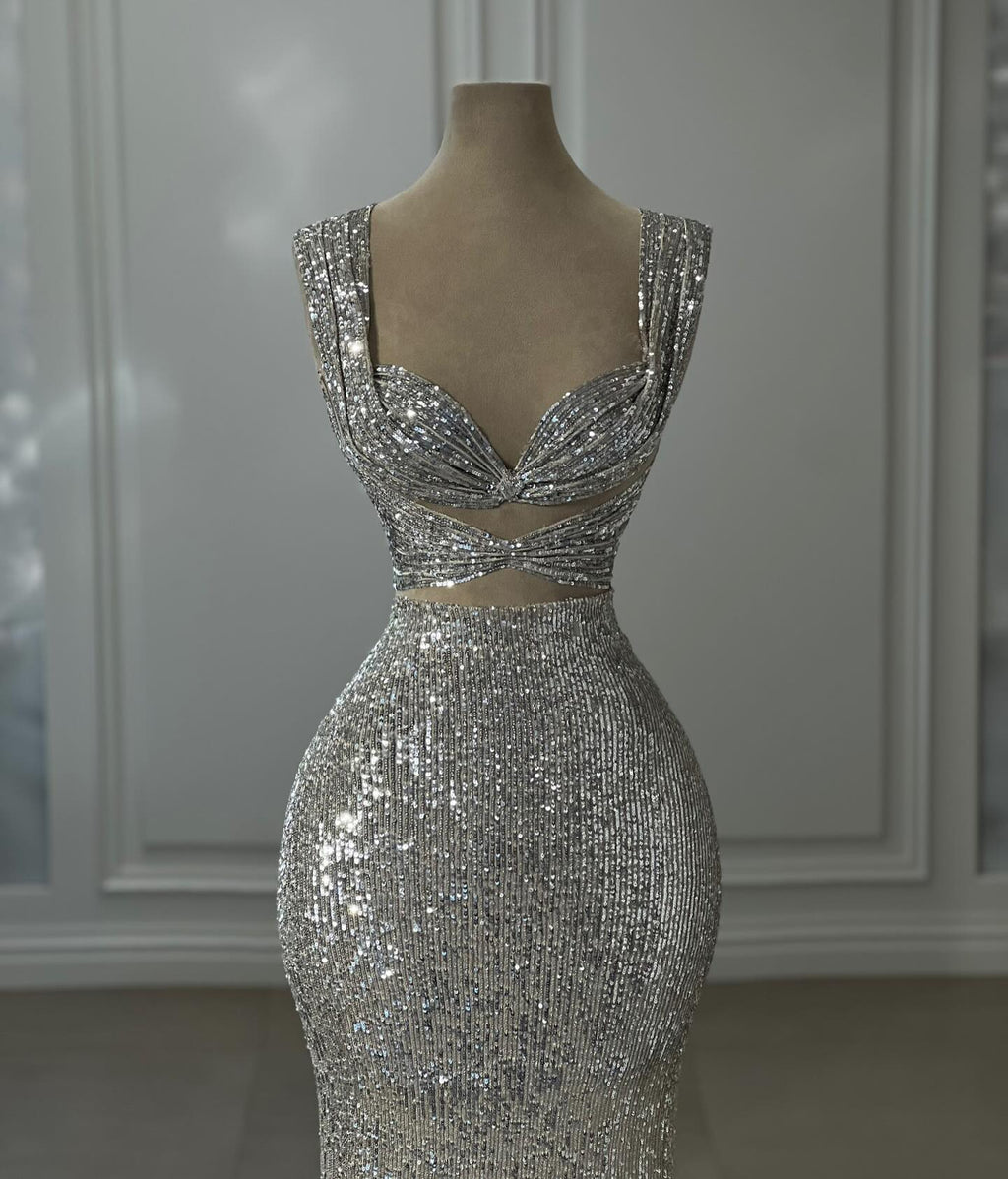 Magnifique robe de bal argentée à colonnes, sans manches, à épaules dénudées, ornée de paillettes