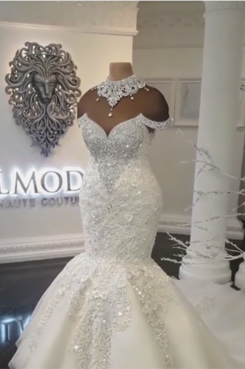 Robe de mariée sirène ornée de magnifiques cristaux avec appliques décolletées épaules