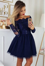 Superbes robes courtes de bal en sequins bleu foncé avec manches