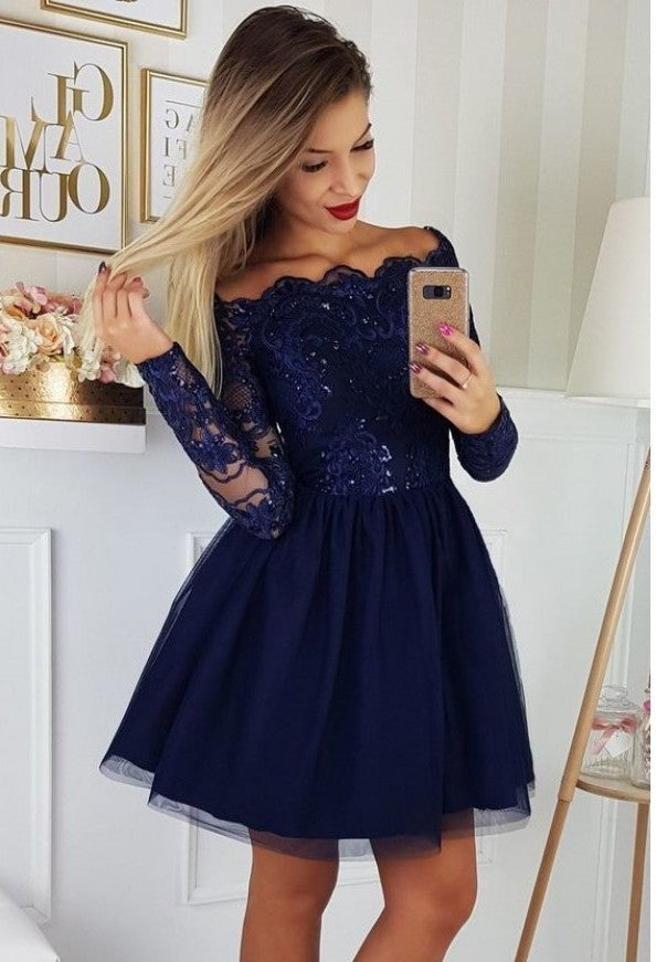 Superbes robes courtes de bal en sequins bleu foncé avec manches