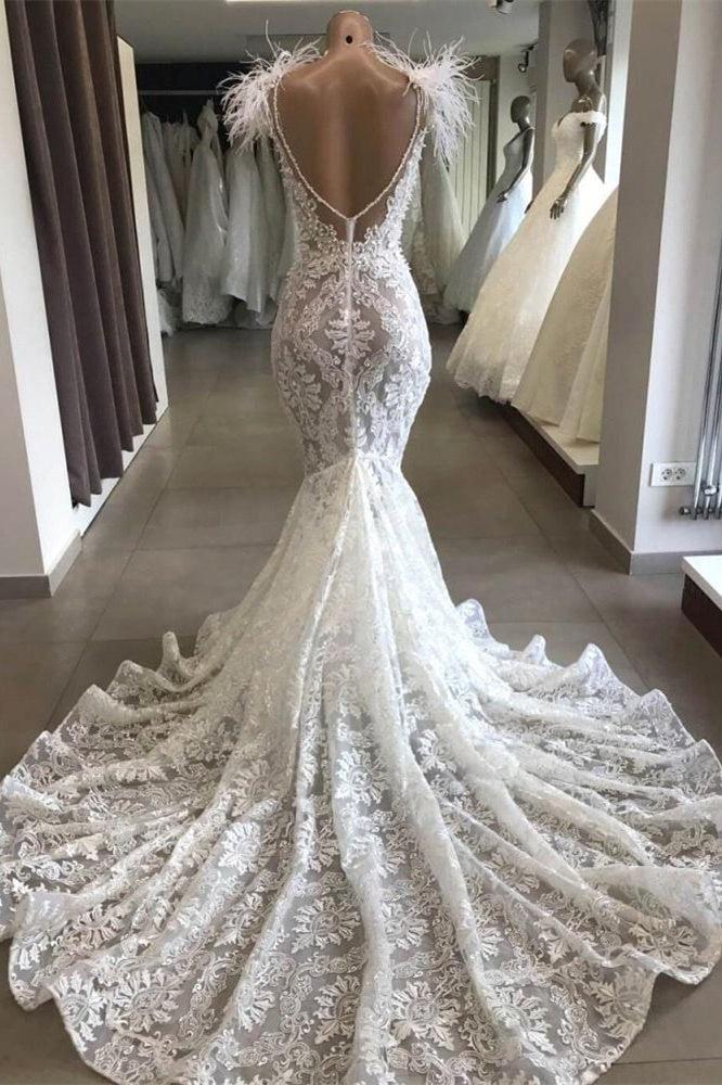 Vestido de Noiva Longo Encantador com Renda em Forma de Coração Vazado e Decote de Pêlo