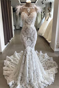 Vestido de Noiva Longo Encantador com Renda em Forma de Coração Vazado e Decote de Pêlo
