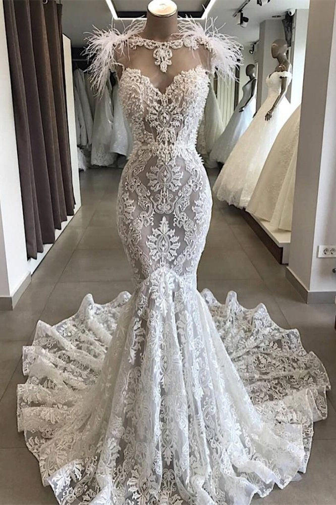 Vestido de Noiva Longo Encantador com Renda em Forma de Coração Vazado e Decote de Pêlo