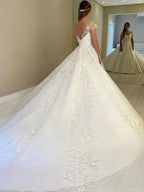Vestidos de Noiva Lindíssimos, Longos, em Linha A, com Renda, Ombros Descobertos, Costas Abertas e Mangas Curtas com Folho