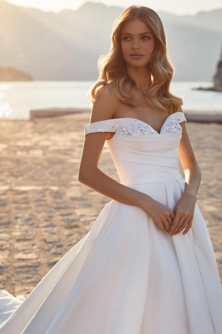 Vestidos de Noiva Deslumbrantes Longos em Linha A, Sem Mangas, em Cetim, com Decote Ombro a Ombro e Brilhos